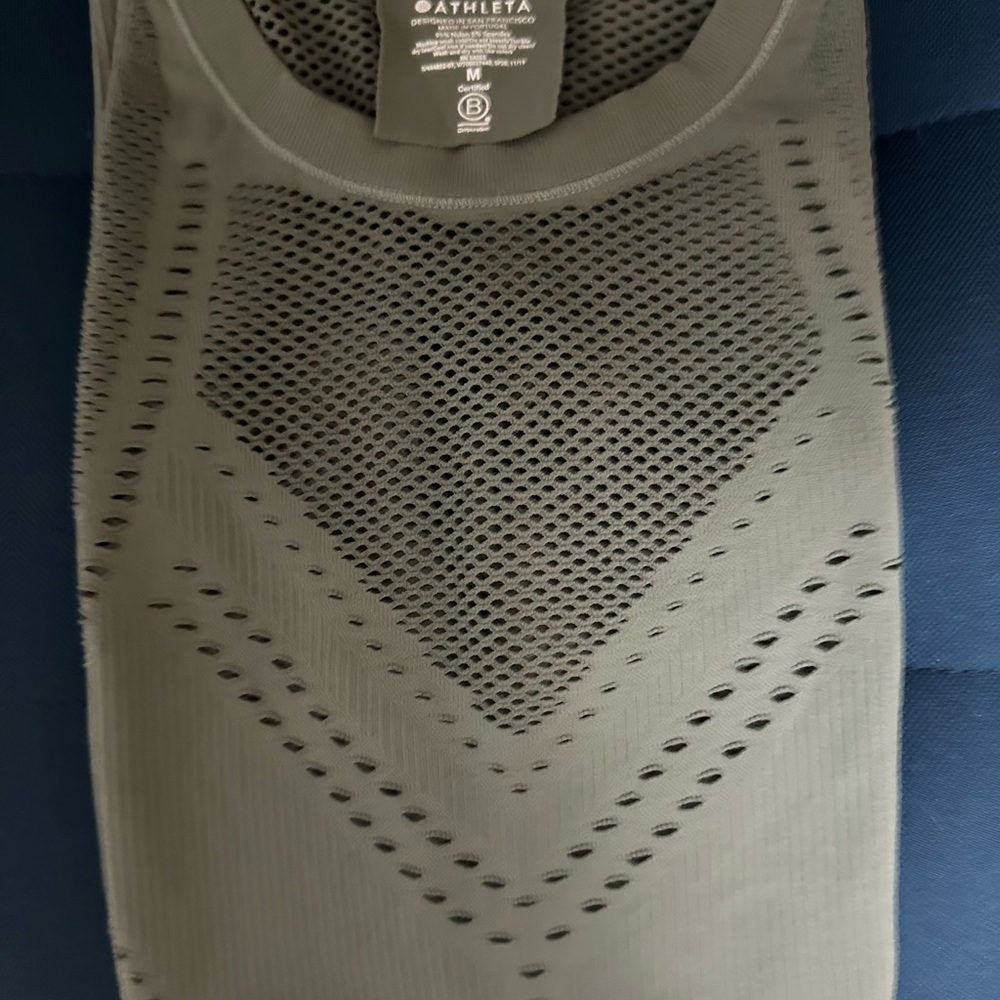 Athleta Oxygen Olive Mesh Activewear Top